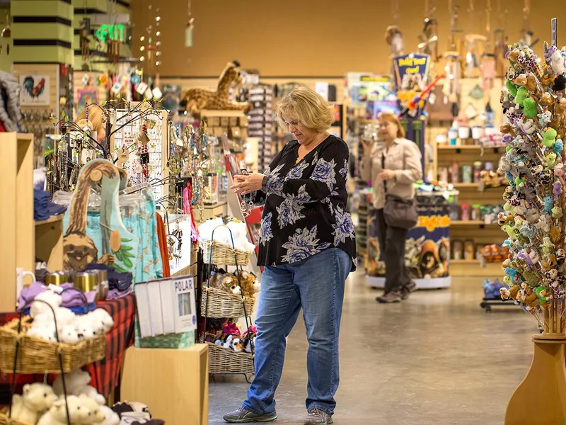 The gift shop at the Como Zoo